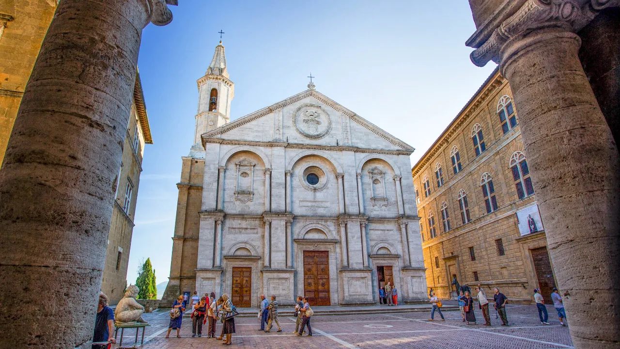 Katedralen i Pienza från mitten av 1400-talet Katedralen i Pienza från mitten av 1400-talet
