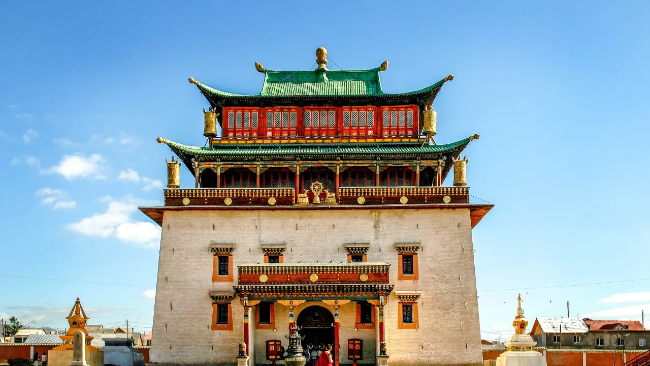 Gandan-klostret i Ulan Bator – Mongoliets viktigaste buddhistiska kloster