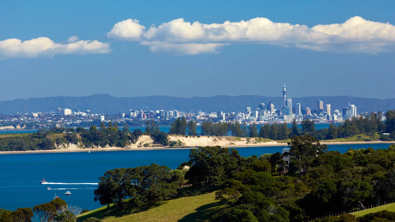 Auckland – Segelstaden – med Sky Tower Auckland – Segelstaden – med Sky Tower