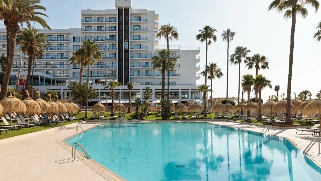 Poolen vid vårt hotell i Benalmádena, Hotel Best Tritón