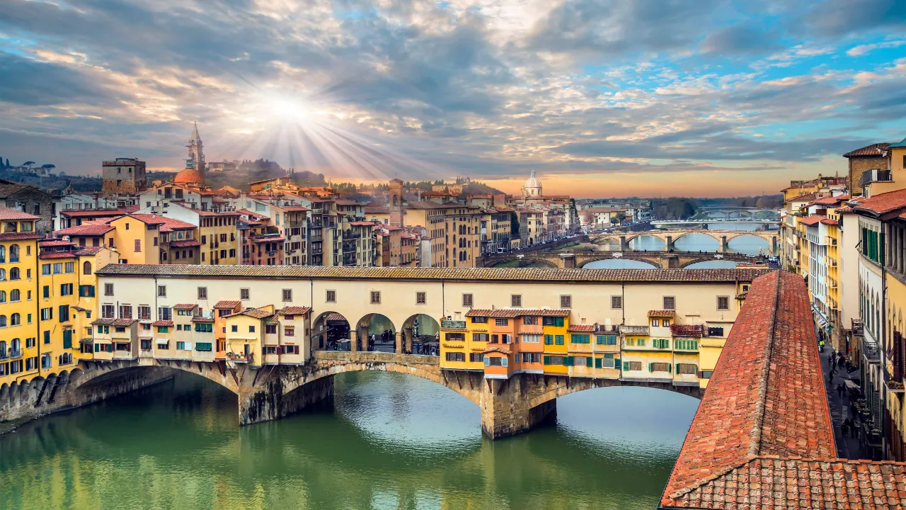 Ponte Vecchio-bron över Arno i Florens