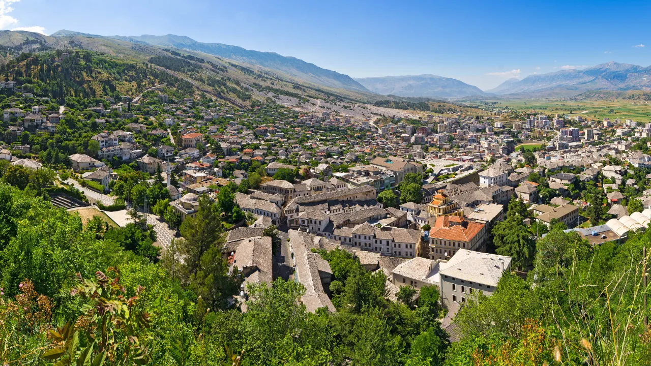 Gjirokastra är en av de vackraste städerna i Albanien
