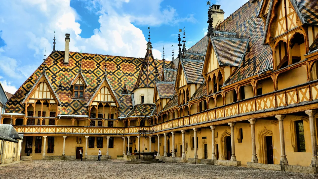 Hotel Dieu - et arkitektoniskt mästerverk i Beaune