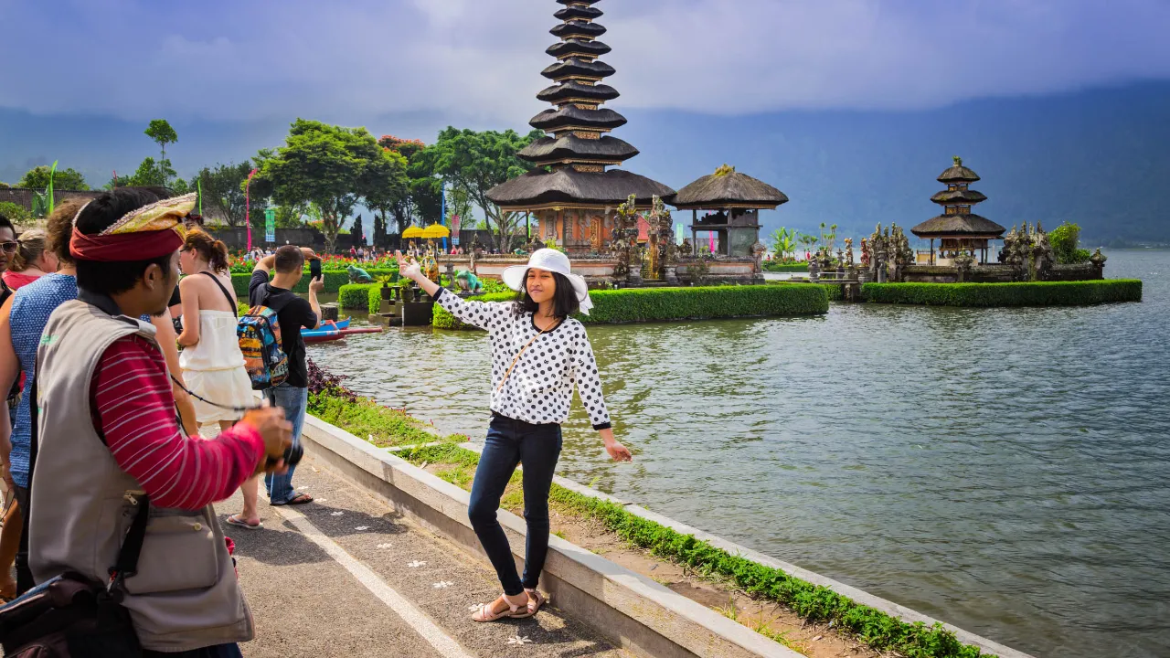 Det hinduiska vattentemplet Ulun Danu Beratan
