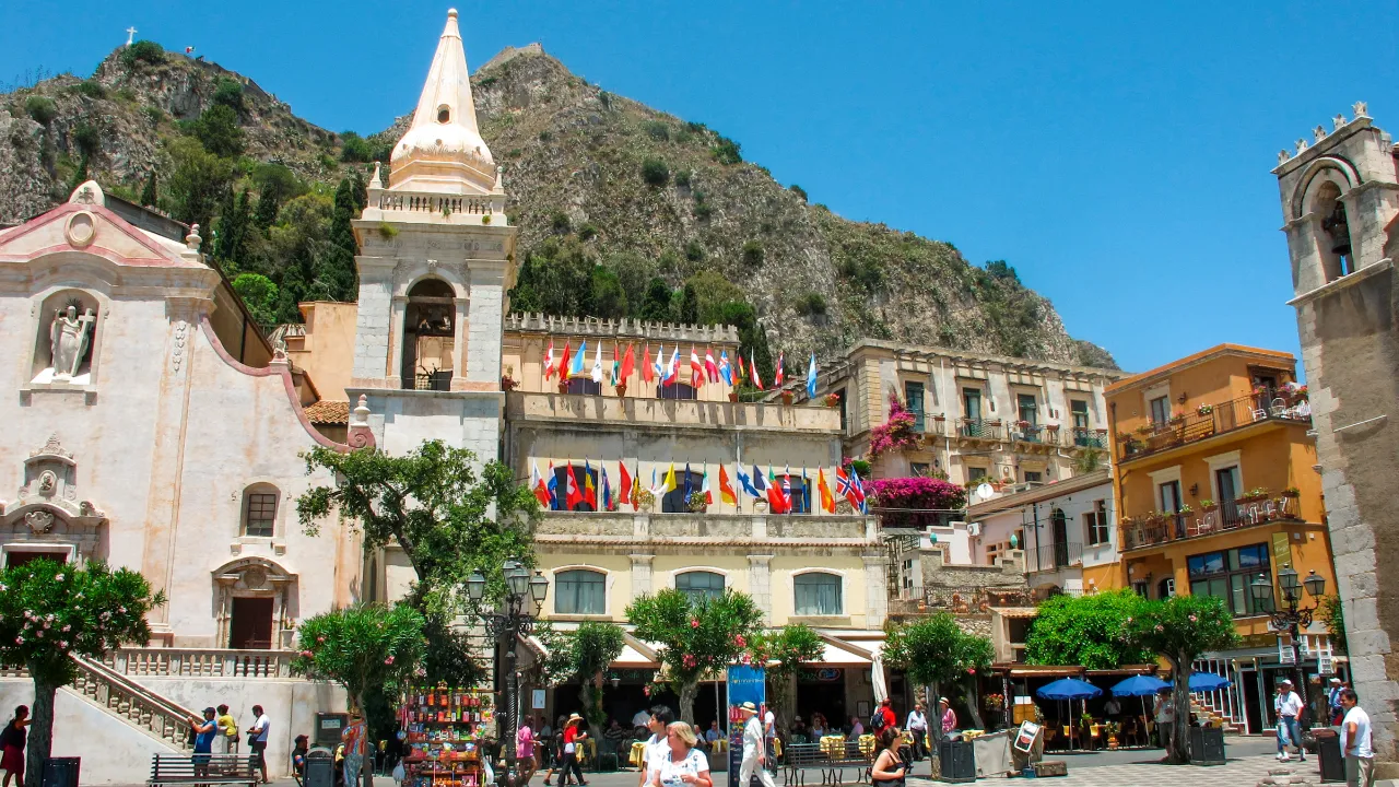 Piazza IX Aprile, Taormina Piazza IX Aprile, Taormina