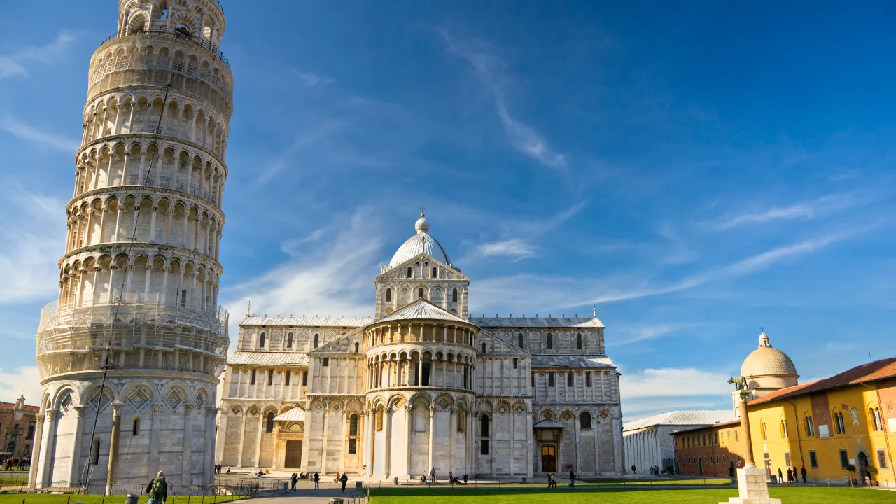 Det lutande tornet och domkyrkan i Pisa Det lutande tornet och domkyrkan i Pisa