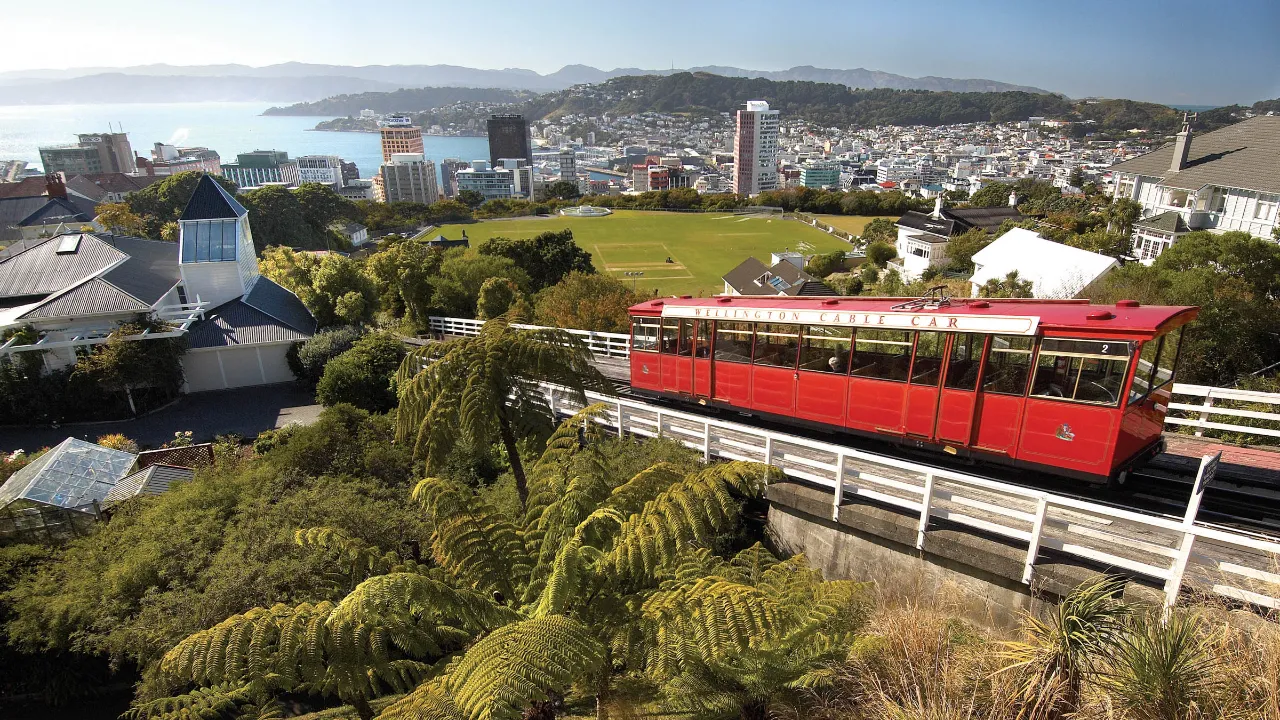 Resan till den enastående utsikten med Wellington Cable Car tar bara 5 minuter Resan till den enastående utsikten med Wellington Cable Car tar bara 5 minuter