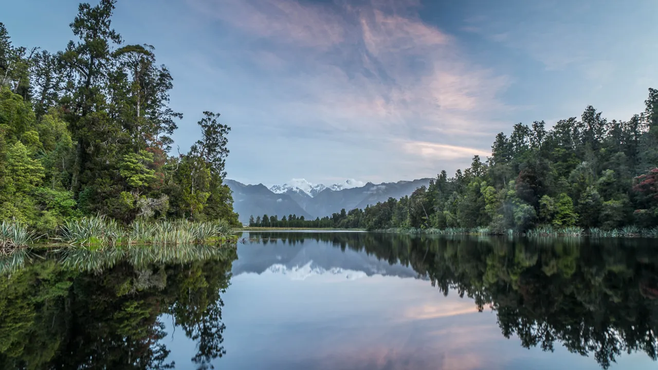 Lake Matheson, beläget nära Fox Glacier Lake Matheson, beläget nära Fox Glacier