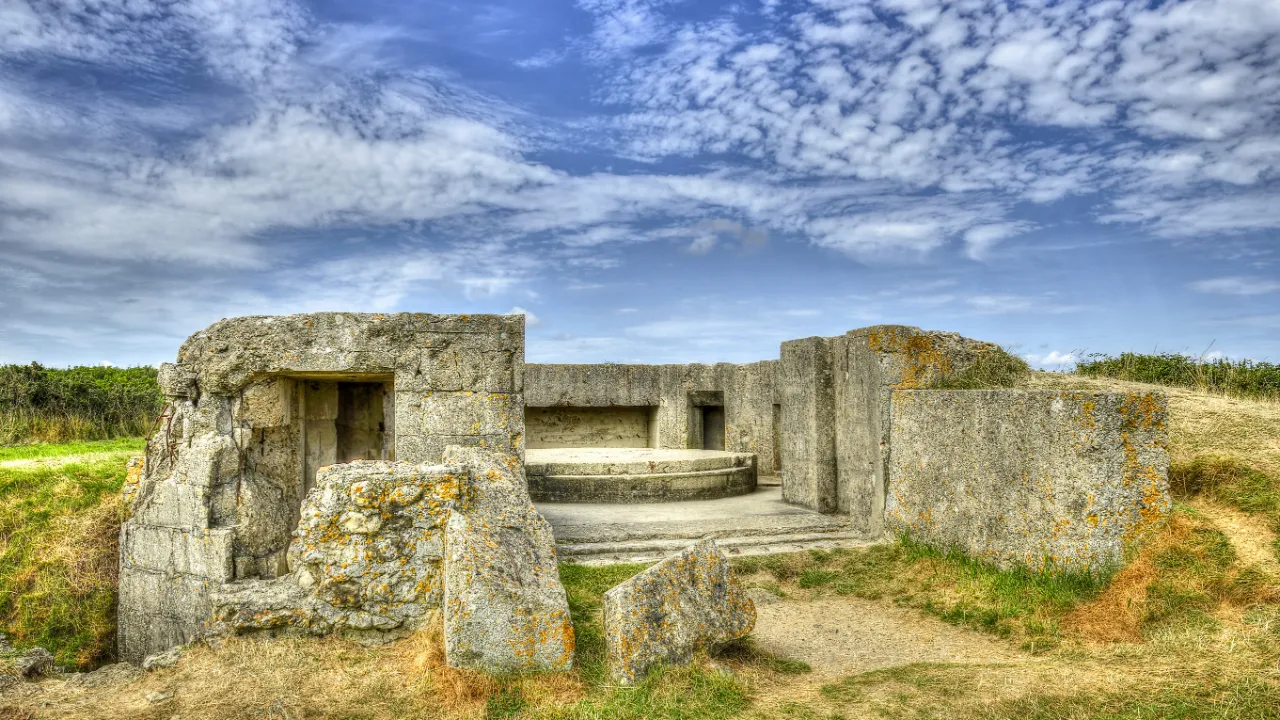 Minnesmärke och museum för kriget, Pointe du Hoc Minnesmärke och museum för kriget, Pointe du Hoc