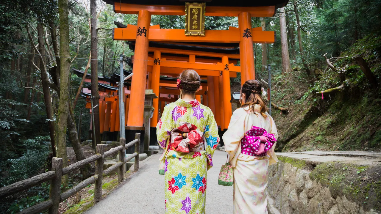 Vid shintohelgedomen Fushimi Inari-taisha