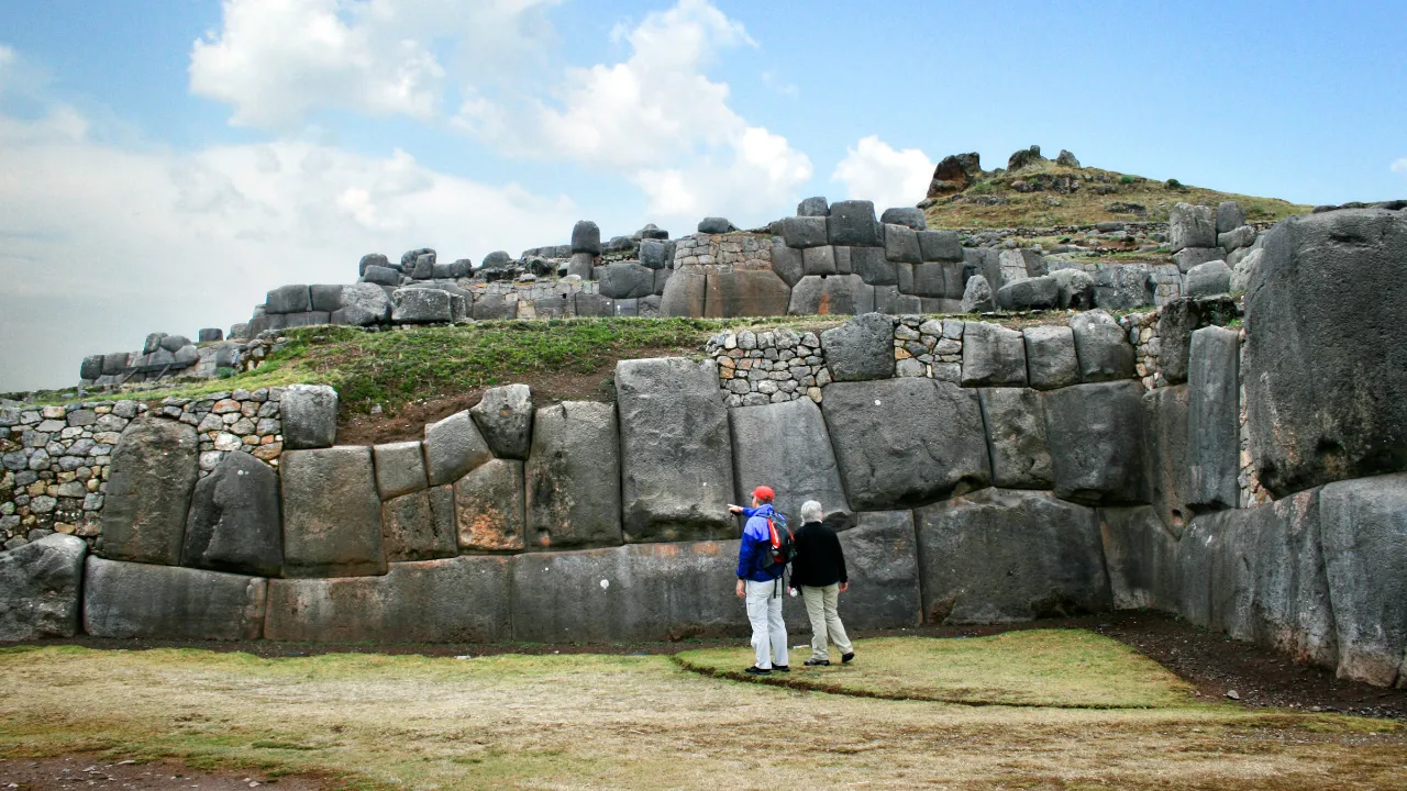 Sacsayhuamán – inkafolkets imponerande stenmurar vid Cusco Sacsayhuamán – inkafolkets imponerande stenmurar vid Cusco