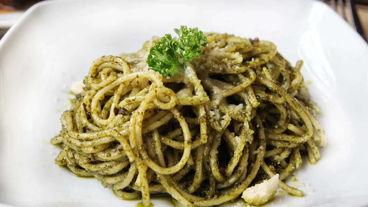Pasta med pesto och lite grönt Pasta med pesto och lite grönt