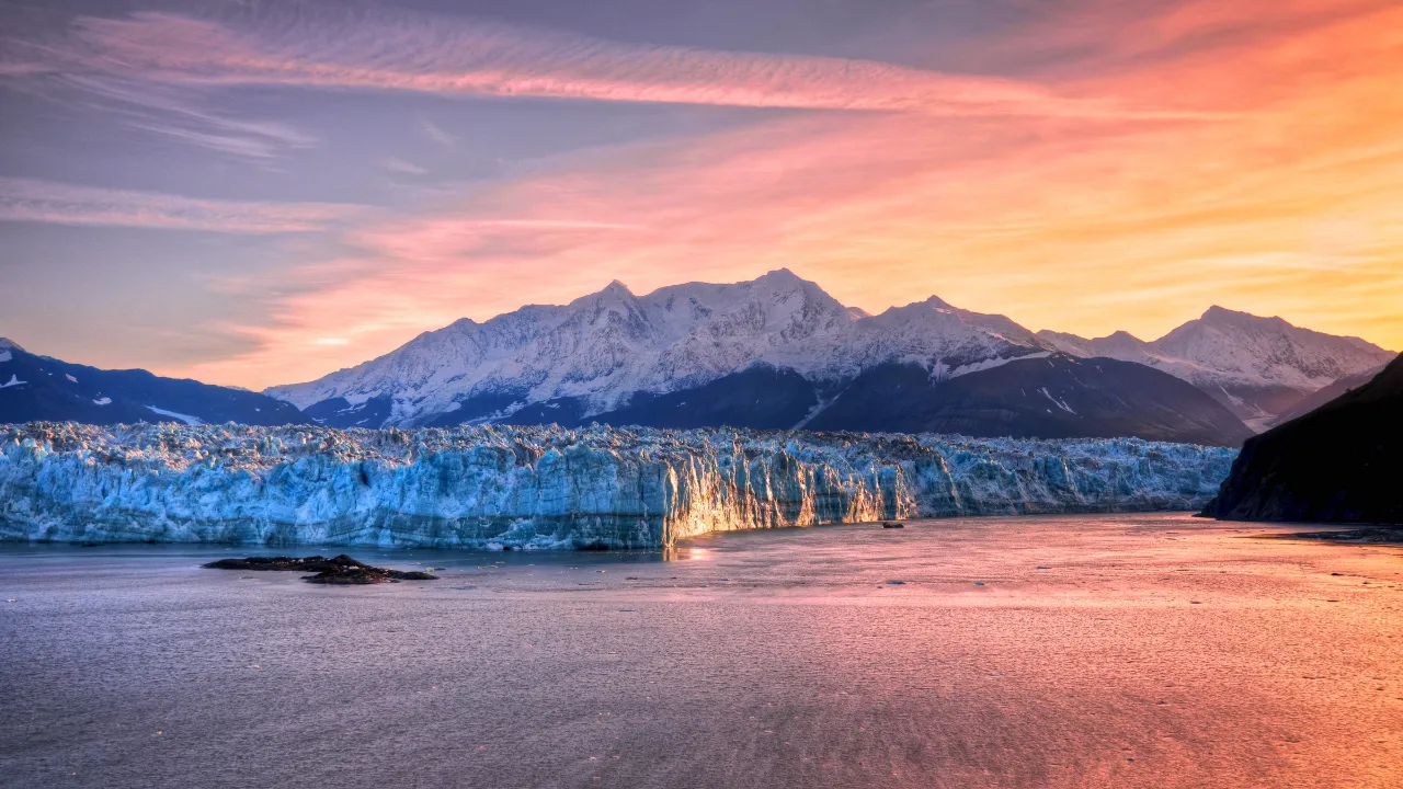 Hubbardglaciären är den längsta glaciärfloden i Nordamerika