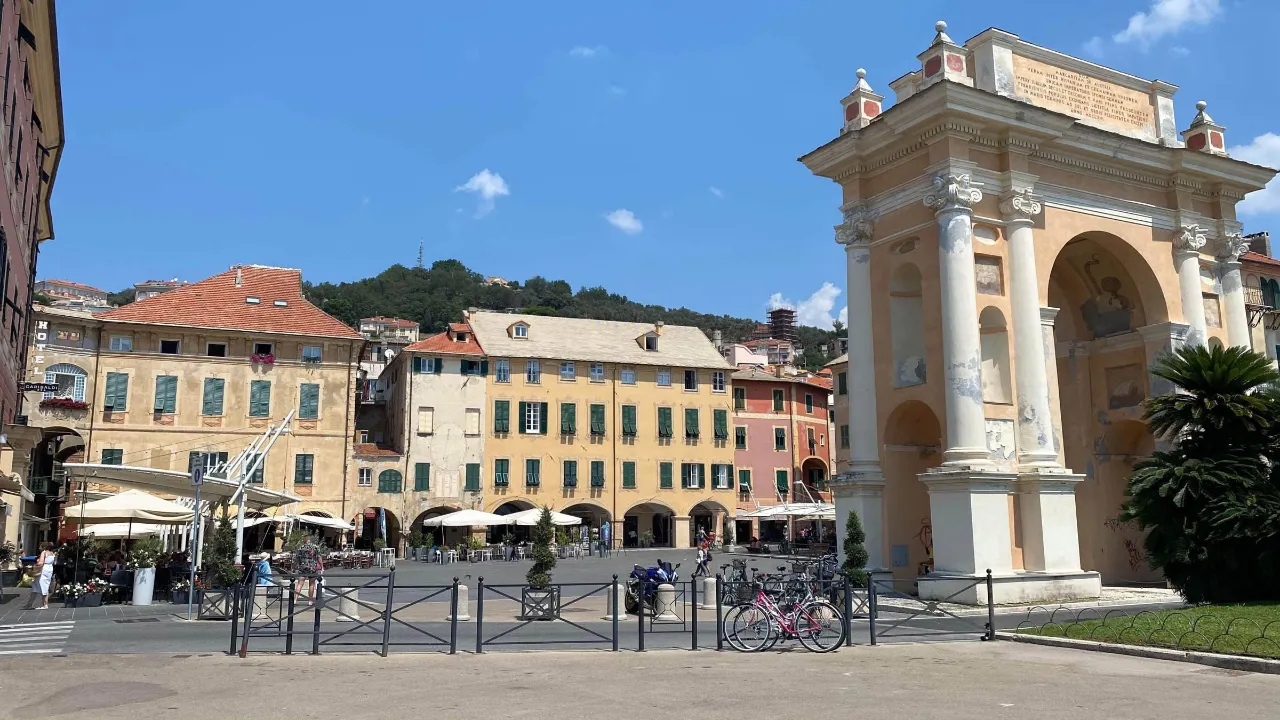 Triumfbågen i Finale Ligure Triumfbågen i Finale Ligure