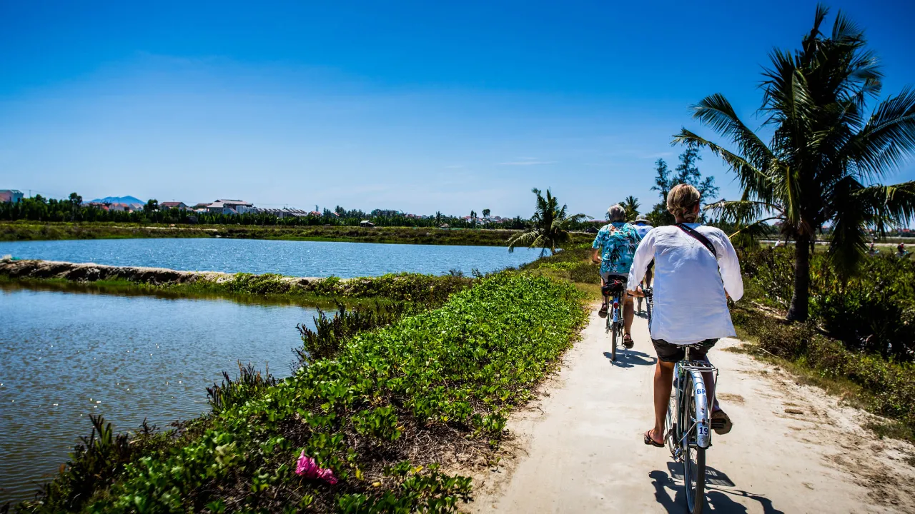 På cykeltur i området runt Hoi An