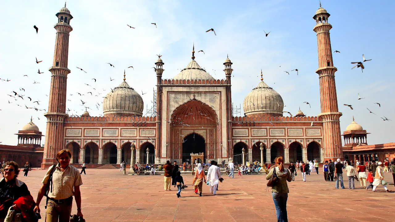 Jama-moskén är en av de största och finaste i Indien Jama-moskén är en av de största och finaste i Indien